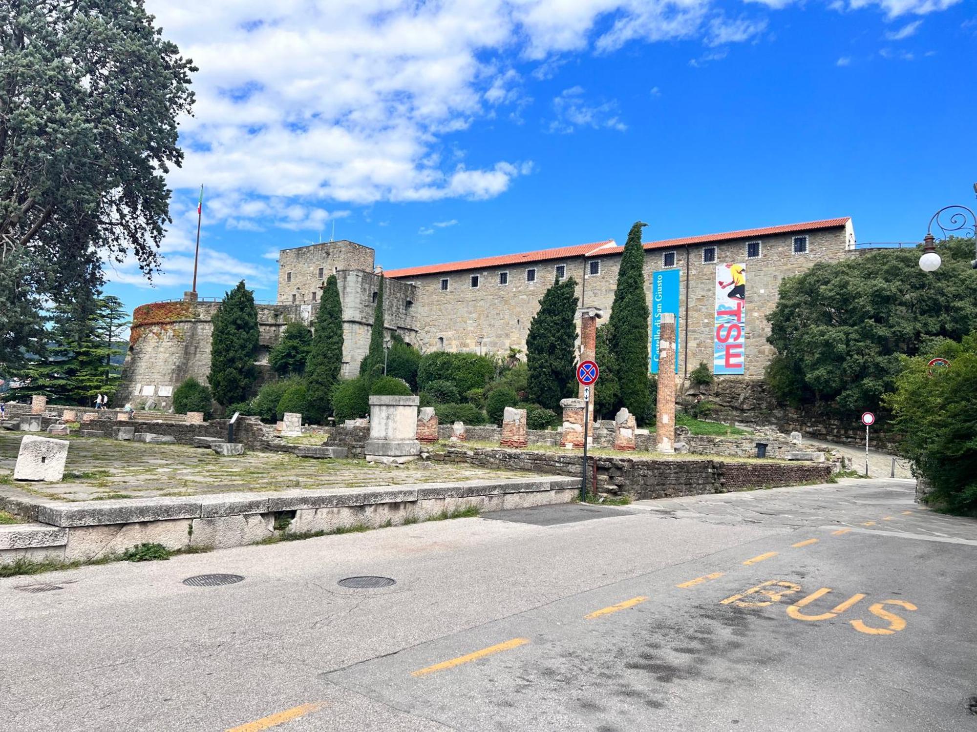 Appartamento Al Castello Τεργέστη Εξωτερικό φωτογραφία