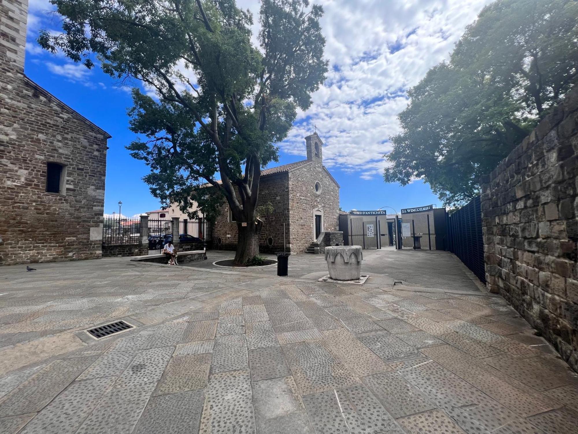 Appartamento Al Castello Τεργέστη Εξωτερικό φωτογραφία